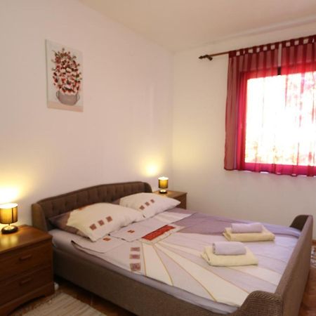 Apartment Lidija Šilo Esterno foto